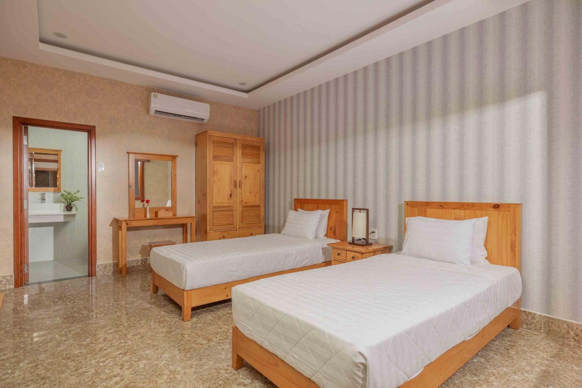Tran Chau Beach & Resort Ba Ria Exterior photo
