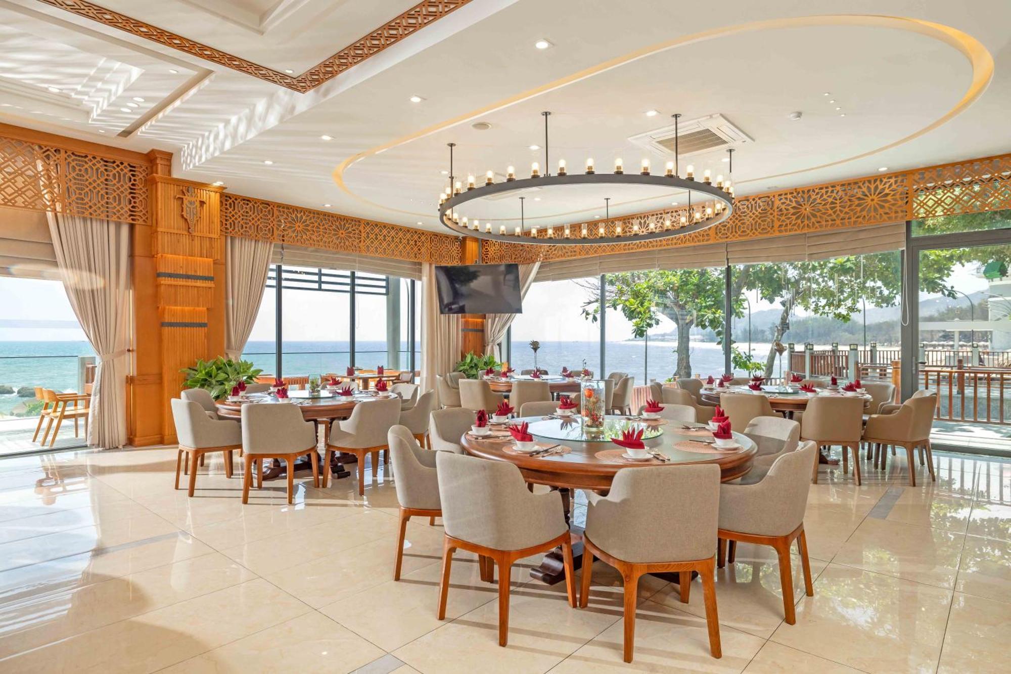 Tran Chau Beach & Resort Ba Ria Exterior photo