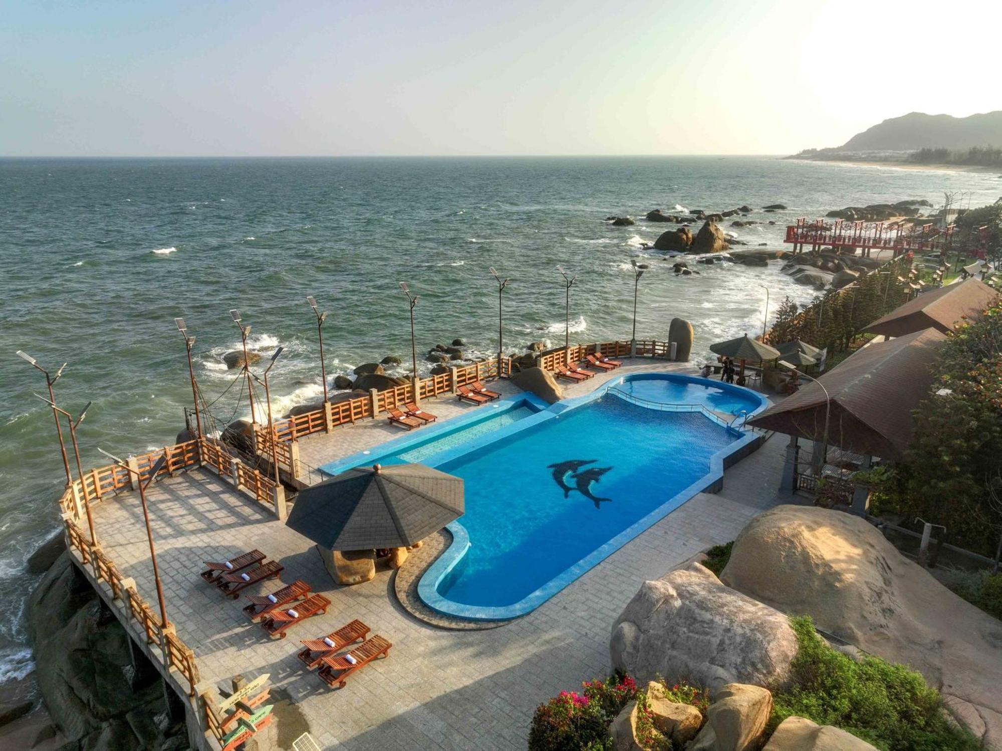 Tran Chau Beach & Resort Ba Ria Exterior photo
