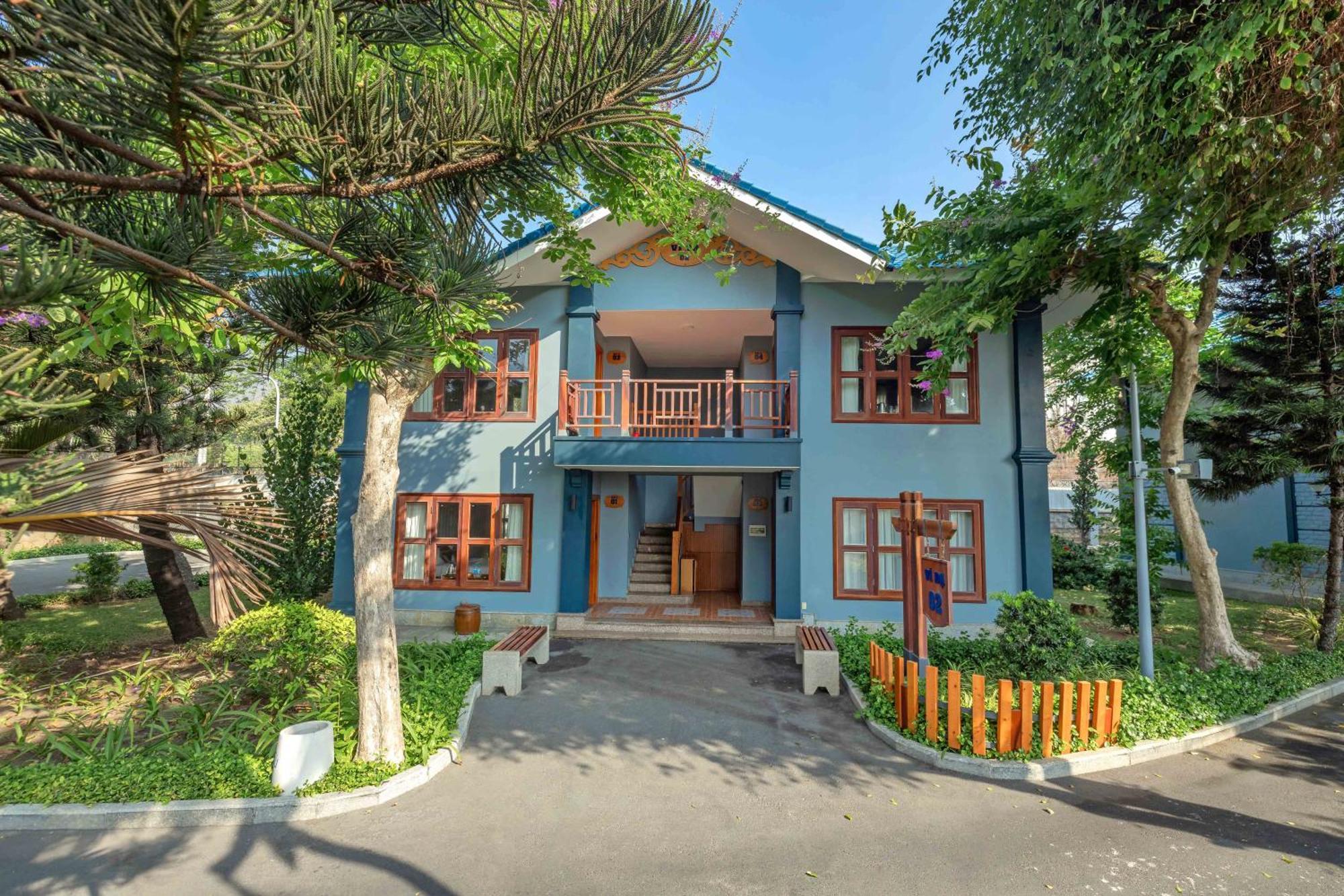 Tran Chau Beach & Resort Ba Ria Exterior photo