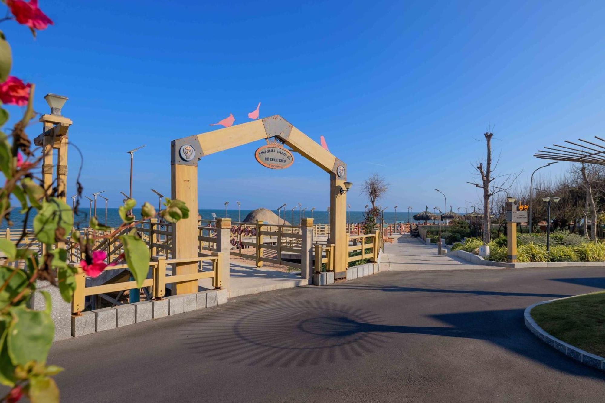 Tran Chau Beach & Resort Ba Ria Exterior photo
