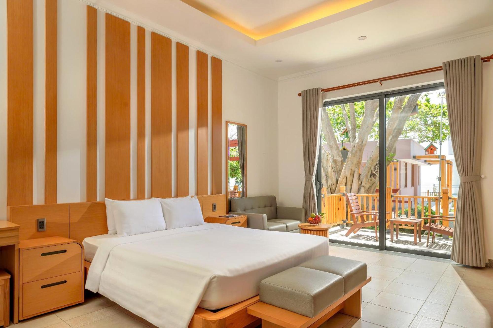 Tran Chau Beach & Resort Ba Ria Exterior photo